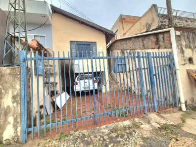 Casa com 2 Quartos para alugar, 80m² no Alto Cafezal, Marília