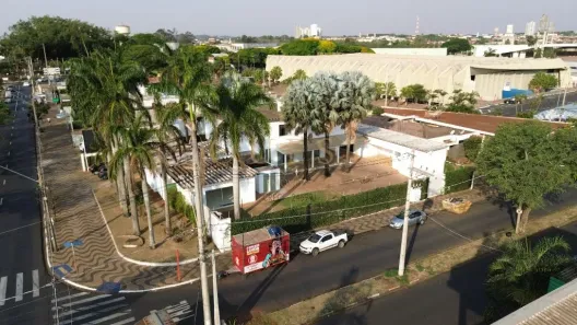 Prédio Comercial com 6 Quartos para alugar, 650m² no Jardim Primavera, Araraquara