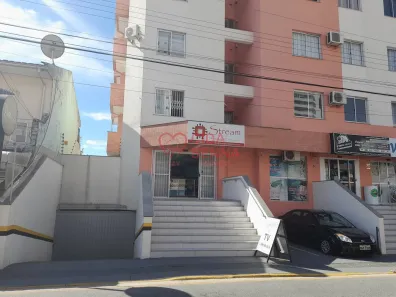 Sala Comercial à venda, 39m² no Barreiros, São José
