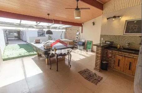 Casa com 3 Quartos à venda, 190m² no Vila Bertioga, São Paulo