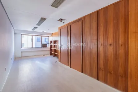 Sala Comercial para alugar, 77m² no Centro Histórico, Porto Alegre