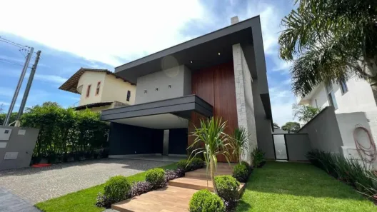 Casa de Condomínio com 4 Quartos à venda, 290m² no Jardins Madri, Goiânia