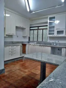 Apartamento com 4 Quartos para alugar, 130m² no Tabajaras, Uberlândia