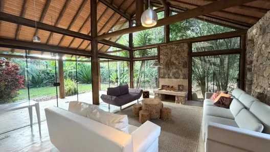 Casa com 3 Quartos à venda, 241m² no Campeche, Florianópolis