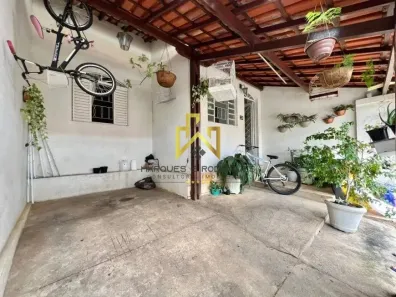Casa com 2 Quartos à venda, 81m² no Santa Amélia, Belo Horizonte