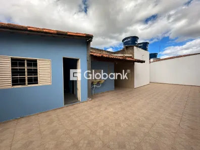Casa com 2 Quartos para alugar, 55m² no Alto da Boa Vista, Montes Claros