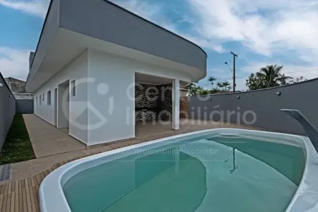 Casa de Condomínio com 3 Quartos à venda, 160m² no Jardim Sao Luis, Peruíbe