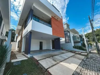 Casa de Condomínio com 3 Quartos à venda, 230m² no Vila Nova, Joinville