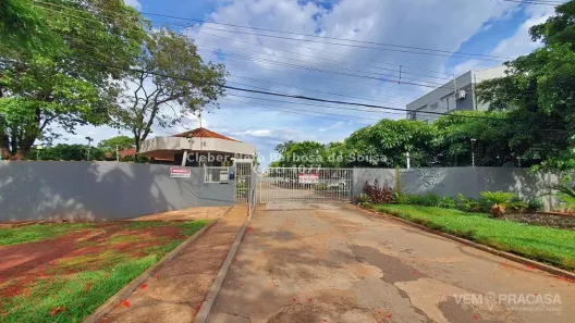 Apartamento com 3 Quartos para alugar, 80m² no Coopharádio, Campo Grande