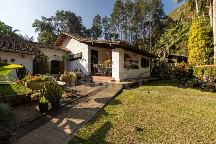 Fazenda/Sítio com 3 Quartos à venda, 250m² no Riograndina, Nova Friburgo