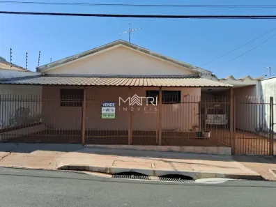 Casa com 2 Quartos à venda, 156m² no Centro, Araraquara