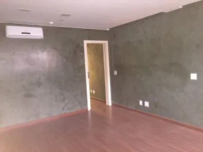Sala Comercial à venda, 35m² no Zona Industrial, Brasília