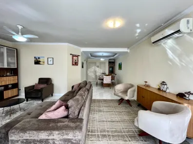 Casa com 3 Quartos à venda, 184m² no Passo da Areia, Porto Alegre