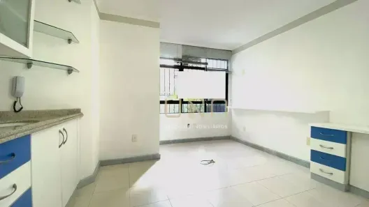 Sala Comercial à venda, 28m² no Centro, Florianópolis