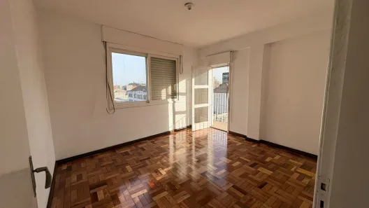 Apartamento com 2 Quartos para alugar, 70m² no São Geraldo, Porto Alegre