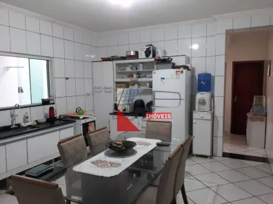 Casa com 3 Quartos à venda, 175m² no Cidade Jardim, Americana