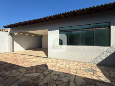 Casa com 4 Quartos para alugar, 180m² no Morada da Colina, Uberlândia