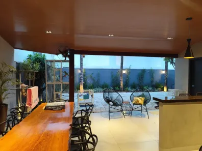 Casa de Condomínio com 4 Quartos à venda, 290m² no Aclimação, Uberlândia