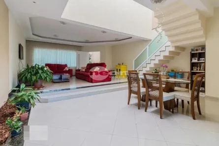 Sobrado com 3 Quartos à venda, 370m² no Vila Scarpelli, Santo André