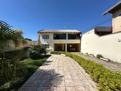 Sobrado com 3 Quartos para alugar, 300m² no Jardim Cláudia, Pinhais