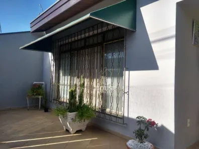 Casa com 3 Quartos à venda, 120m² no Centro, Estiva Gerbi