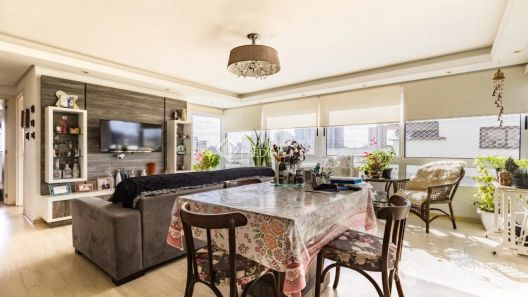 Apartamento com 2 Quartos à venda, 71m² no Jardim do Salso, Porto Alegre