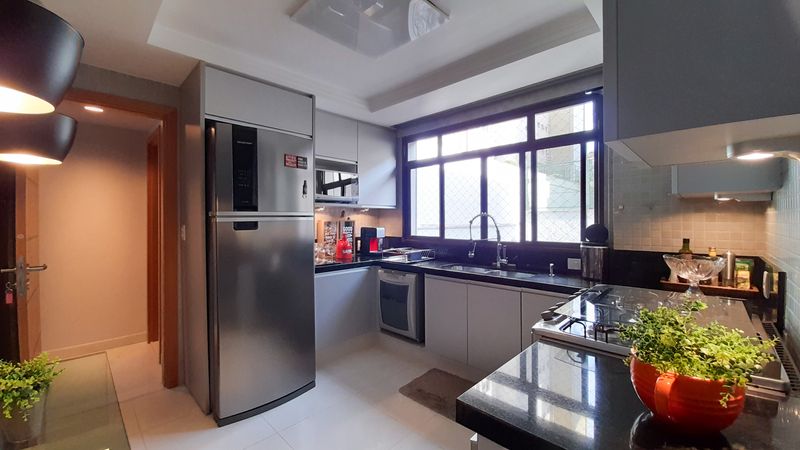 Apartamento com 4 quartos — Lourdes, Belo Horizonte