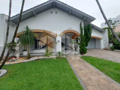 Casa com 4 Quartos para alugar, 294m² no Centro, Santa Cruz do Sul