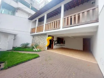 Casa com 5 Quartos para alugar, 290m² no Tabajaras, Uberlândia