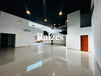 Ponto Comercial para alugar, 335m² no Daniel Fonseca, Uberlândia
