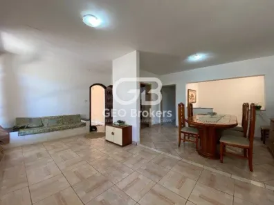 Casa com 3 Quartos à venda, 300m² no Parque Brasil, Jacareí