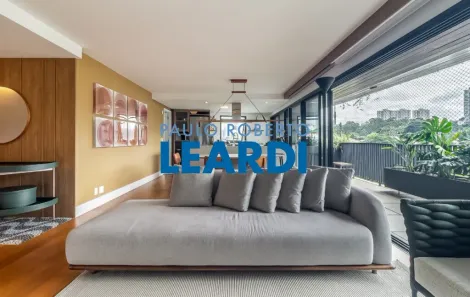 Apartamento com 3 Quartos à venda, 180m² no Jardim das Bandeiras, São Paulo