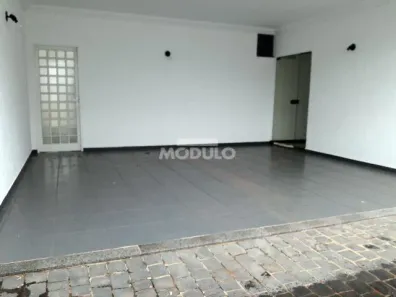 Imóvel Comercial com 4 Quartos para alugar, 270m² no Jardim Karaíba, Uberlândia
