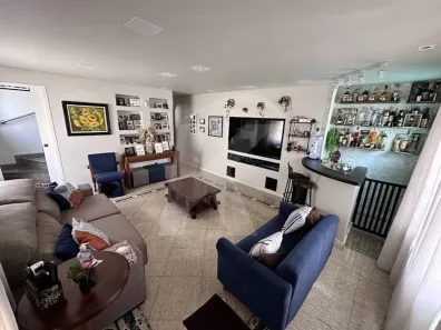 Casa de Condomínio com 3 Quartos para alugar, 235m² no Vila Mariza Mazzei, São Paulo