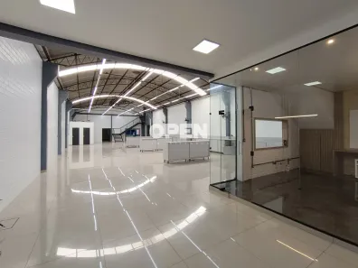 Galpão/Depósito/Armazém com 1 Quarto à venda, 740m² no Niterói, Canoas