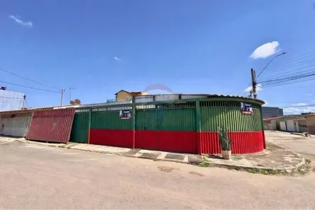 Casa com 5 Quartos à venda, 193m² no Samambaia Sul, Brasília