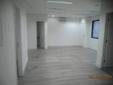 Sala Comercial à venda, 37m² no Vila Olímpia, São Paulo