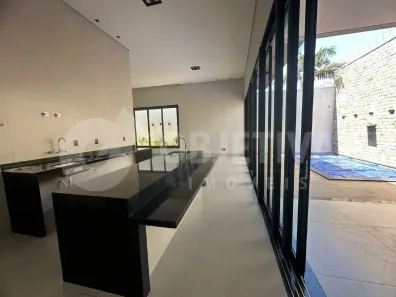 Casa com 3 Quartos à venda, 240m² no Vigilato Pereira, Uberlândia