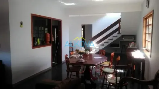 com 4 Quartos para alugar, 240m² no Jardim das Indústrias, São José dos Campos