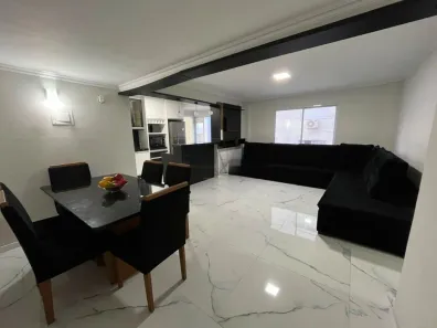 Apartamento com 2 Quartos para alugar, 90m² no Centro, Florianópolis