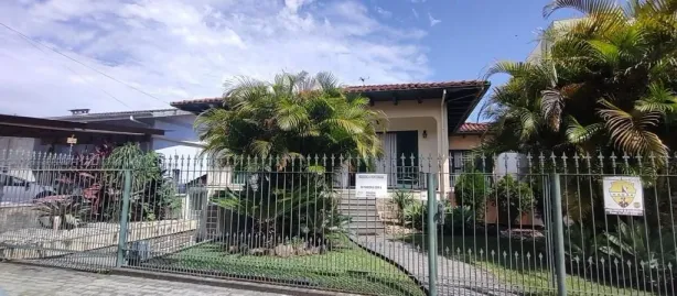 Casa com 3 Quartos à venda, 310m² no Michel, Criciúma