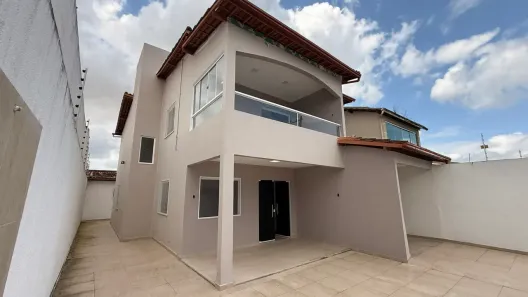 Casa com 3 Quartos à venda, 330m² no Jardim Petrolar, Alagoinhas