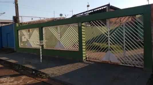 Casa com 2 Quartos à venda, 142m² no Vila Monteiro, Londrina