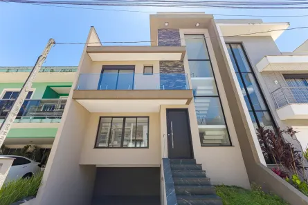 Casa de Condomínio com 4 Quartos à venda, 240m² no Pinheirinho, Curitiba