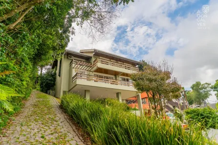 Casa de Condomínio com 4 Quartos à venda, 460m² no São João, Curitiba