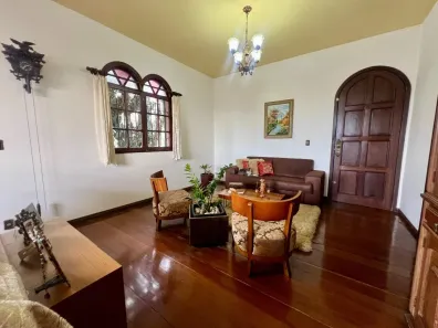 Casa com 3 Quartos à venda, 204m² no Barreiro, Belo Horizonte