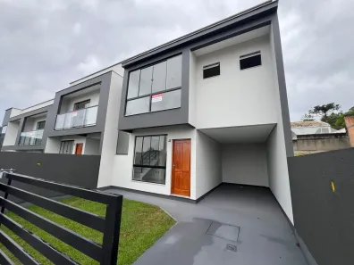 Sobrado com 3 Quartos à venda, 110m² no Forquilhas, São José