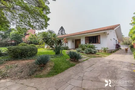 Casa com 3 Quartos para alugar, 400m² no Três Figueiras, Porto Alegre