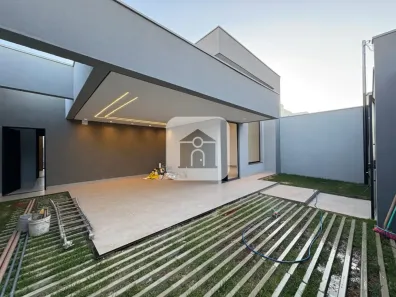 Casa com 3 Quartos à venda, 297m² no Grand Ville, Uberlândia