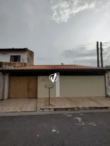 Casa com 3 Quartos à venda, 180m² no Conjunto Habitacional Terra dos Ipês I (Sul), Pindamonhangaba